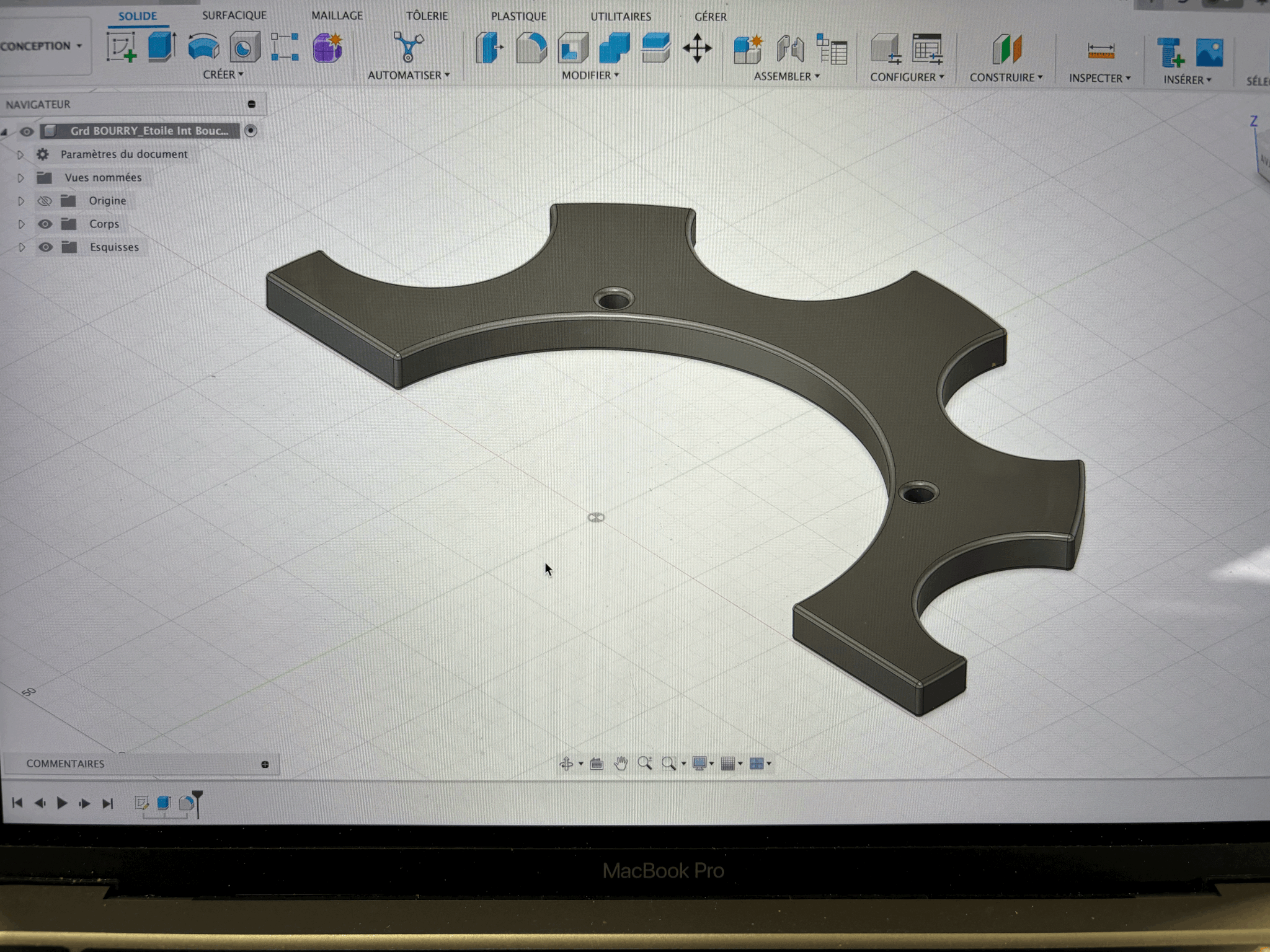 D&eacute;tail d'une pi&egrave;ce imprim&eacute;e en 3D pour boucheuse