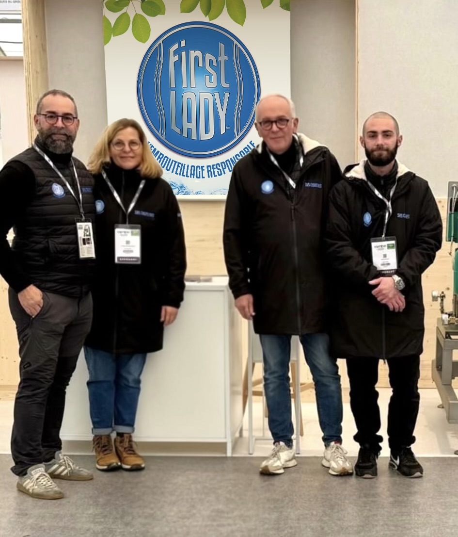 &Eacute;quipe SAS COUCHET et FIRST LADY sur stand